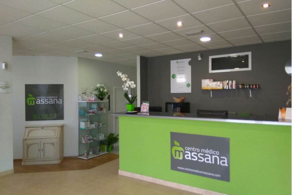 Recepción de Centro Médico Massana en Tenerife